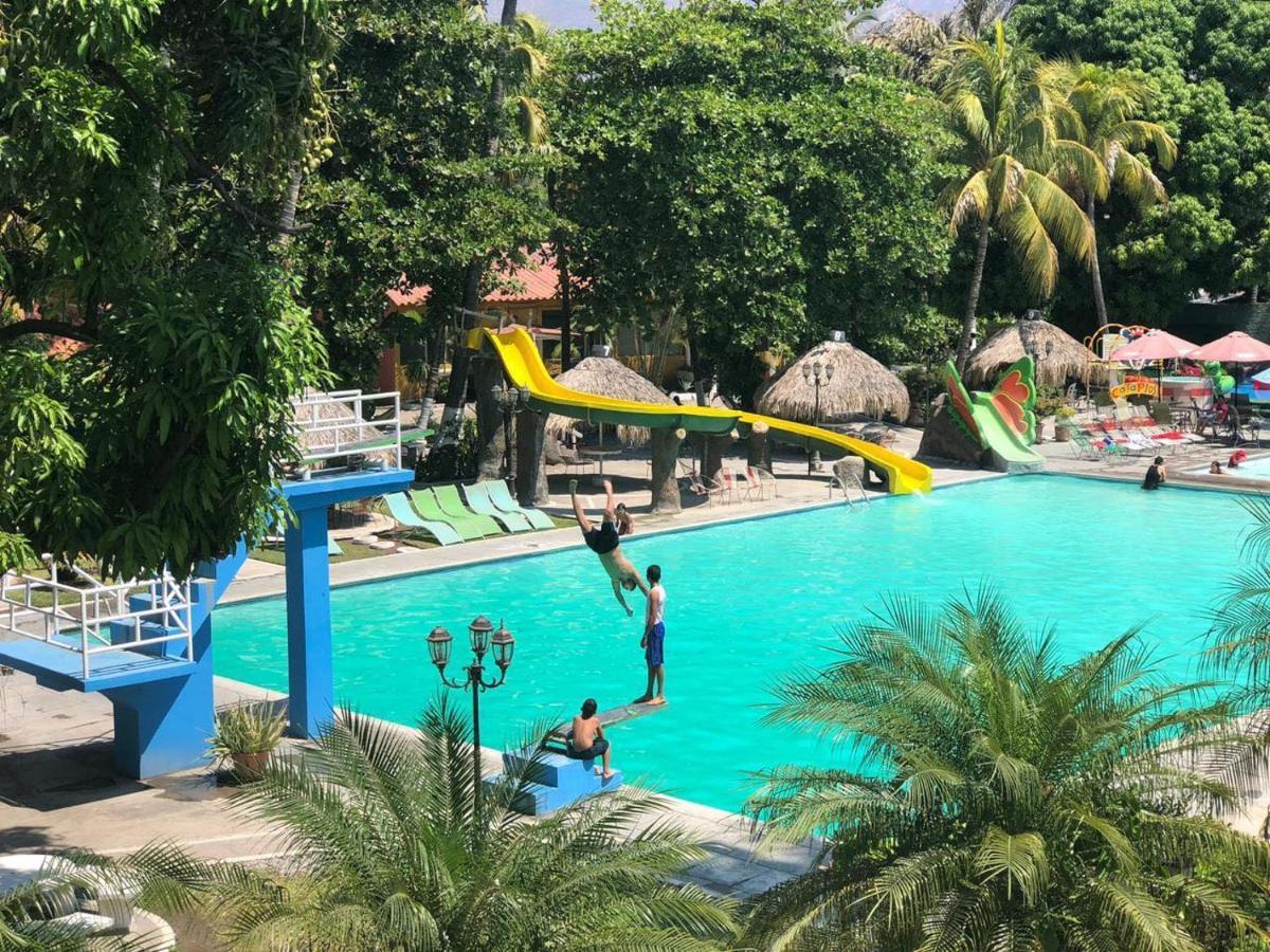 Hotel Pasabien Huite Bagian luar foto